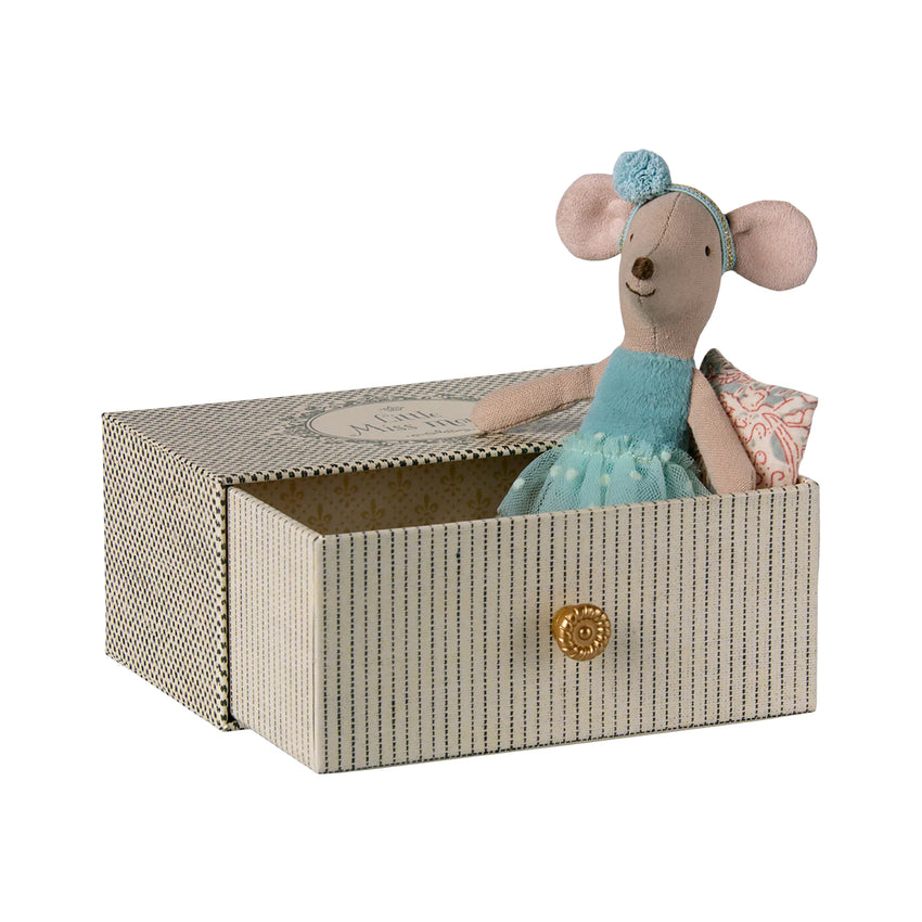 Dance Mouse Little Sister in Daybed
