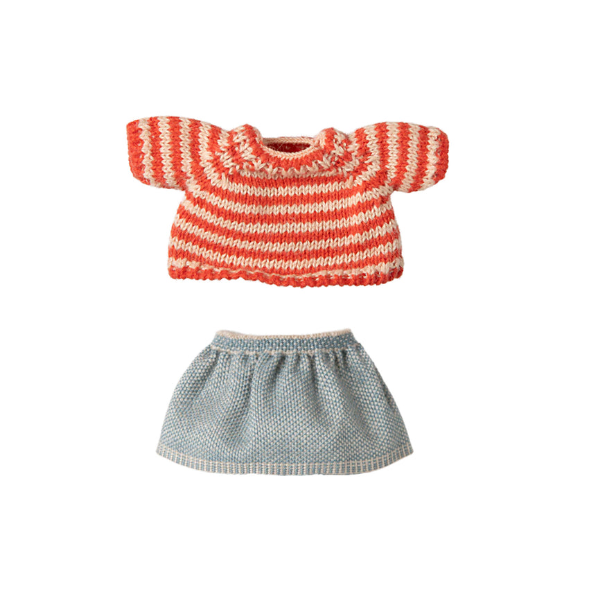 Knitted Sweater and Skirt for Big Sister Mouse